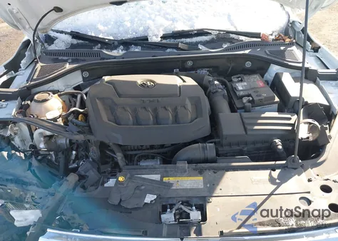 2021 Volkswagen Passat 2.0T R-Line z USA, uszkodzony, nr VIN 1VWMA7A37MC011093